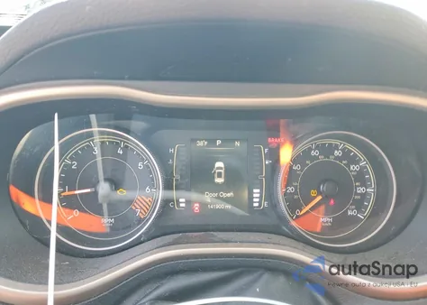 2015 Jeep Cherokee Latitude из США, поврежденный, VIN 1C4PJMCBXFW654767